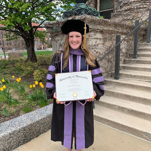 Meet your Posher, Danielle